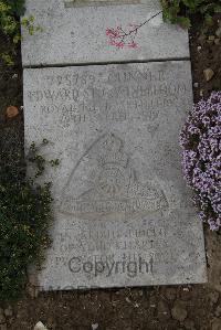 Wimereux Communal Cemetery - Winebloom, Edward St. Clair