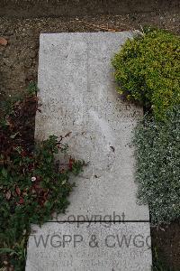 Wimereux Communal Cemetery - Woodward, O H