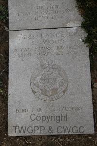 Wimereux Communal Cemetery - Wood, Samuel