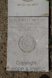Wimereux Communal Cemetery - Wright, J T