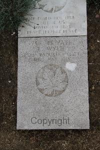 Wimereux Communal Cemetery - Wylie, Robert