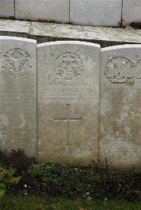 Longuenesse (St. Omer) Souvenir Cemetery - Buck, George Hunter
