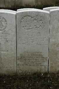 Longuenesse (St. Omer) Souvenir Cemetery - Williams, Thomas Ivor