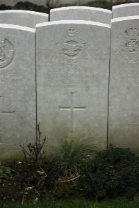 Longuenesse (St. Omer) Souvenir Cemetery - Woolgar, Leonard David