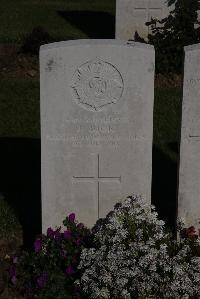 Terlincthun British Cemetery Wimille - Bick, J