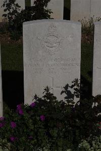 Terlincthun British Cemetery Wimille - Broderick, M C