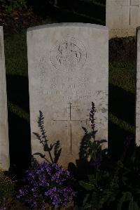 Terlincthun British Cemetery Wimille - Cairns, W