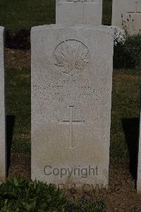 Terlincthun British Cemetery Wimille - Dennis, Harry William