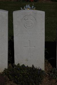 Terlincthun British Cemetery Wimille - Dunn, George William