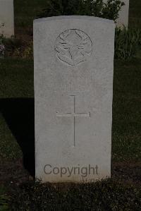 Terlincthun British Cemetery Wimille - Dunnet, J