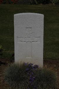 Terlincthun British Cemetery Wimille - Eede, Lionel George