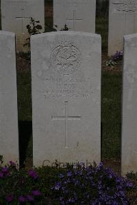 Terlincthun British Cemetery Wimille - Fox, H