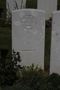 Terlincthun British Cemetery Wimille - Froggatte, George