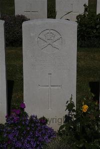 Terlincthun British Cemetery Wimille - Garfield, A