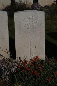 Terlincthun British Cemetery Wimille - Gaul, J