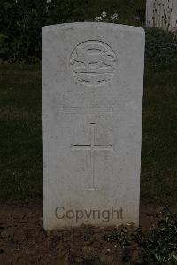 Terlincthun British Cemetery Wimille - Golding, C