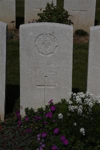 Terlincthun British Cemetery Wimille - Groves, Cecil William