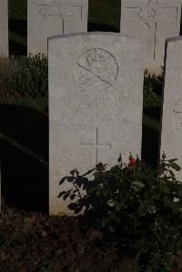 Terlincthun British Cemetery Wimille - Herring, W