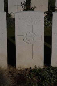Terlincthun British Cemetery Wimille - Heslewood, R E