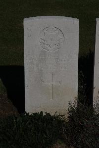 Terlincthun British Cemetery Wimille - Hewitt, James William
