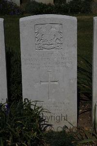 Terlincthun British Cemetery Wimille - Higgins, Thomas Edward