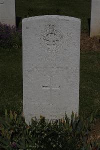 Terlincthun British Cemetery Wimille - Hinton, Ian Percival