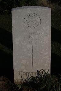 Terlincthun British Cemetery Wimille - Holliday, A E