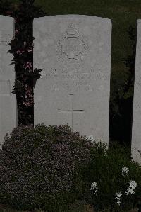 Terlincthun British Cemetery Wimille - Holliman, Harold James