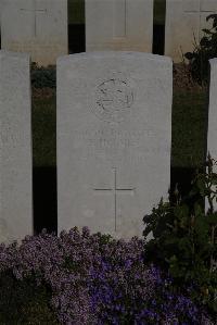Terlincthun British Cemetery Wimille - Holmes, T