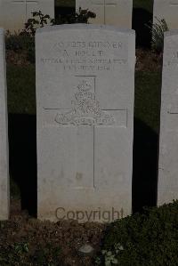 Terlincthun British Cemetery Wimille - Hoult, A