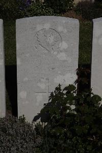 Terlincthun British Cemetery Wimille - Hughes, T