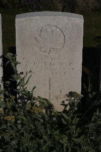 Terlincthun British Cemetery Wimille - Hutchison, George