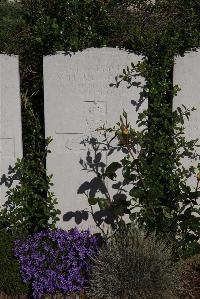 Terlincthun British Cemetery Wimille - Huxley, William