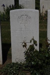 Terlincthun British Cemetery Wimille - Hynd, James