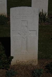 Terlincthun British Cemetery Wimille - Isaac, R L
