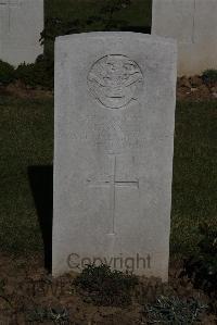 Terlincthun British Cemetery Wimille - Issatt, J