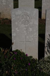 Terlincthun British Cemetery Wimille - Jones, D