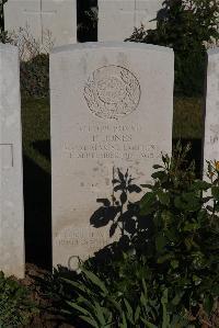 Terlincthun British Cemetery Wimille - Jones, F