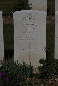 Terlincthun British Cemetery Wimille - Jones, W J
