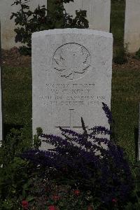 Terlincthun British Cemetery Wimille - Kent, William Gordon