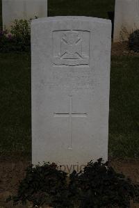 Terlincthun British Cemetery Wimille - Leach, F C
