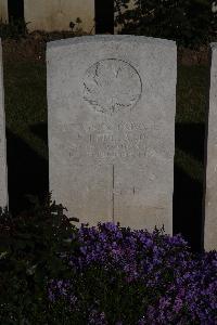 Terlincthun British Cemetery Wimille - Leelland, F
