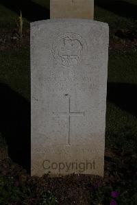 Terlincthun British Cemetery Wimille - Lewis, B J