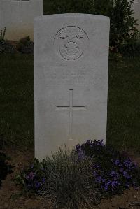 Terlincthun British Cemetery Wimille - Livesey, E