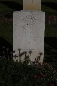 Terlincthun British Cemetery Wimille - Lomax, John Albert