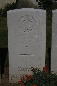 Terlincthun British Cemetery Wimille - MacDonald, P