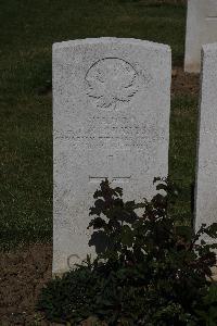 Terlincthun British Cemetery Wimille - MacKay, A T