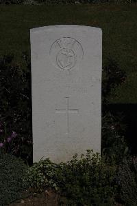 Terlincthun British Cemetery Wimille - MacLeod, Murdo
