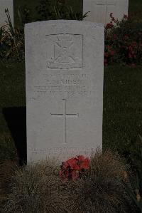 Terlincthun British Cemetery Wimille - Maiden, Percy