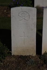 Terlincthun British Cemetery Wimille - Mariner, L